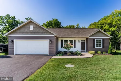 85 Old Colony Rd, Selinsgrove, PA 17870