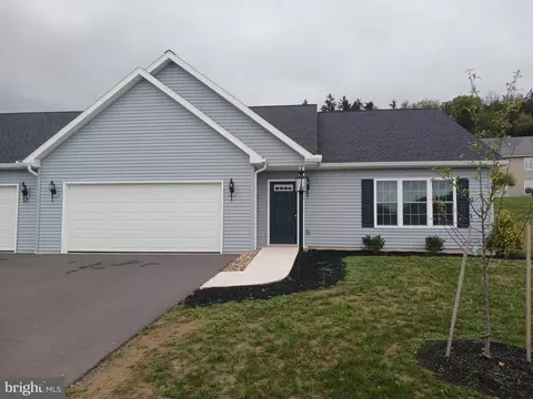 80 St Andrews Way, Selinsgrove, PA 17870