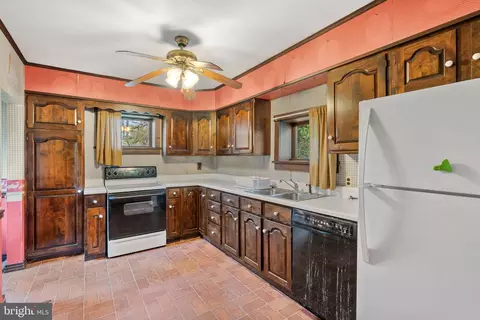Kitchen - 140 W Specht, Mcclure, PA 17841 photo 1 of 2