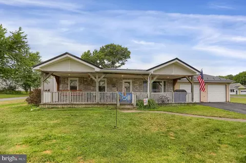 106 N New East St, Freeburg, PA 17827