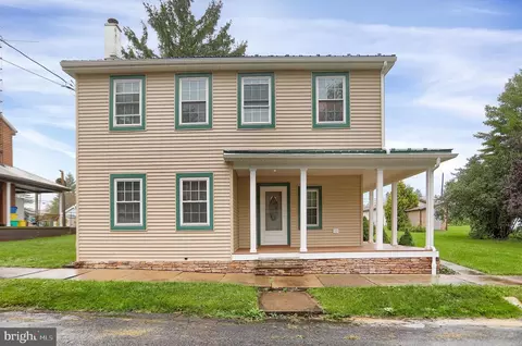 6 W Front St, Freeburg, PA 17827