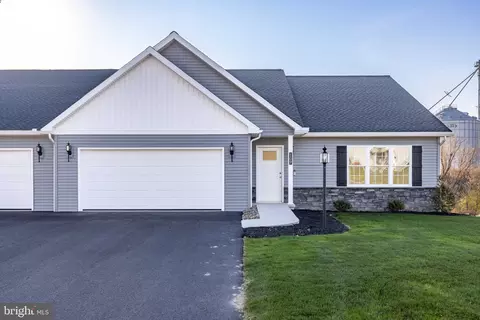 109 St Andrews Way, Selinsgrove, PA 17870