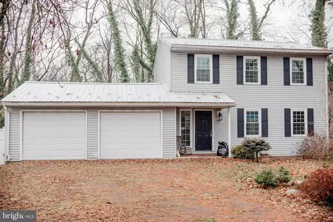 8 Garden Cir, Shamokin Dam, PA 17876