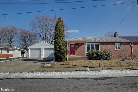 216 Sunset, Selinsgrove, PA 17870