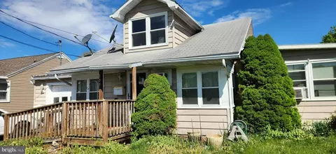 309 Schoch St, Middleburg, PA 17842