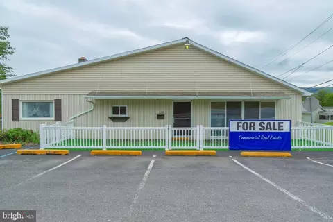 275 W Market St, Middleburg, PA 17842