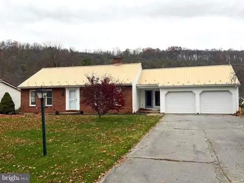 656 Snyder Ave, Beaver Springs, PA 17812