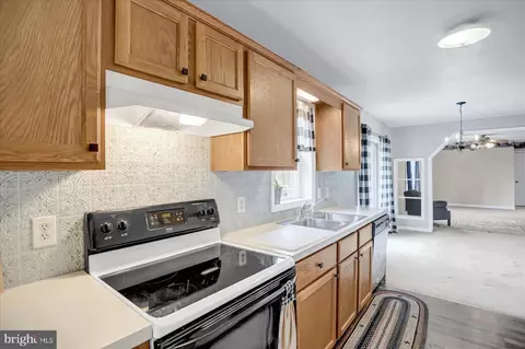 Kitchen - 287 Pine Crst, Mcclure, PA 17841 photo 2 of 2
