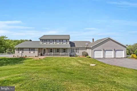 1105 Red Hill Rd, Port Trevorton, PA 17864
