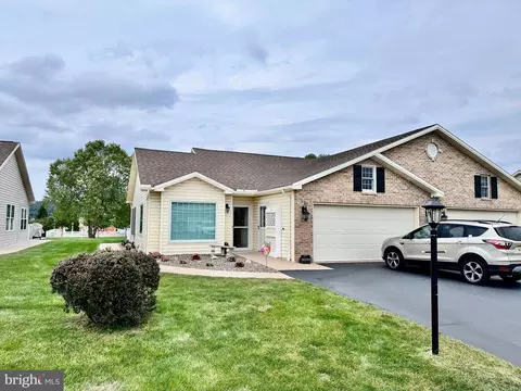 12 Grayson View Ct, Selinsgrove, PA 17870