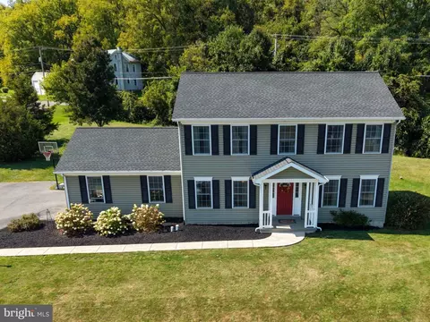 3 Creekside Dr, Selinsgrove, PA 17870