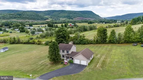 91 Carlton Dr, Covington, PA 16917
