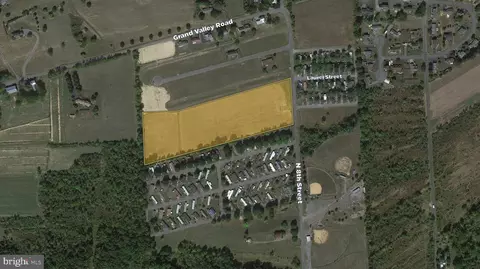 Laurel St, Mifflinburg, PA 17844