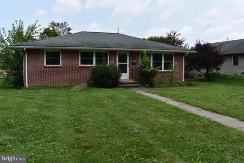 1020 Market St, Mifflinburg, PA 17844