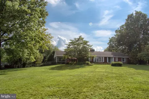 195 Fairmount Dr, Lewisburg, PA 17837