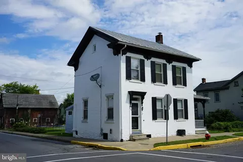 536 Market St, Mifflinburg, PA 17844