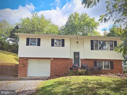 654 Plum St, New Berlin, PA 17855
