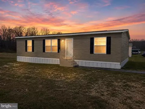 17 Ann St, Mifflinburg, PA 17844