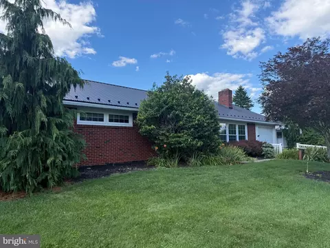 1030 Saint Paul St, Lewisburg, PA 17837