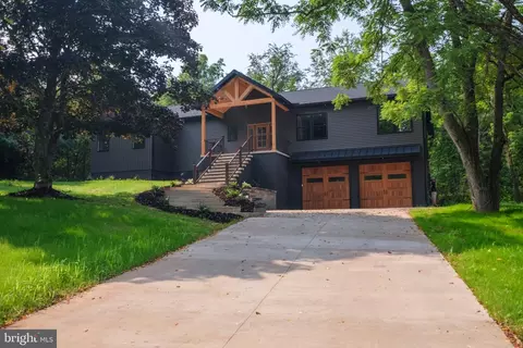79 Fruit Farm Rd, Lewisburg, PA 17837
