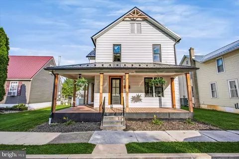 318 Thompson St, Mifflinburg, PA 17844