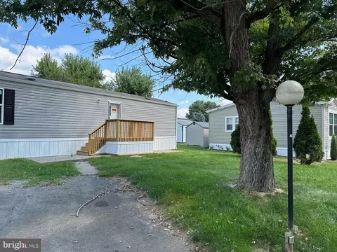 41 Crestview Ests, New Eagle, PA 15067