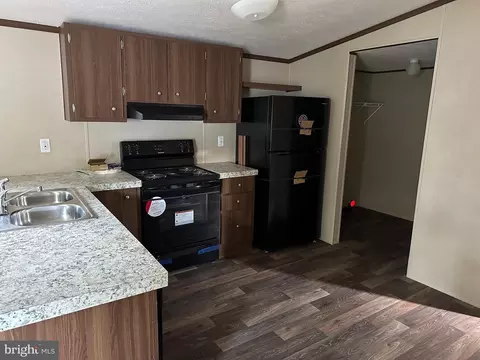 41 Crestview Ests, New Eagle, PA 15067 photo 3