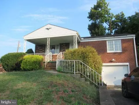 200 Paul Dr, New Kensington, PA 15068