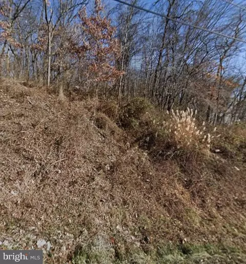 00 Laura St, Jeannette, PA 15644