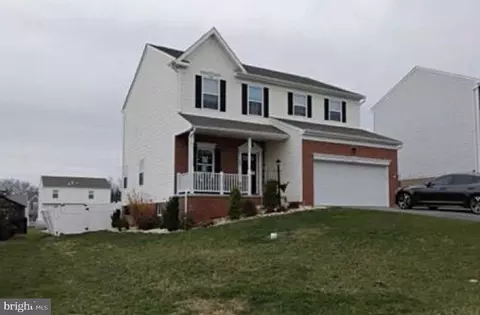 405 Gardenia Dr, Belle Vernon, PA 15012