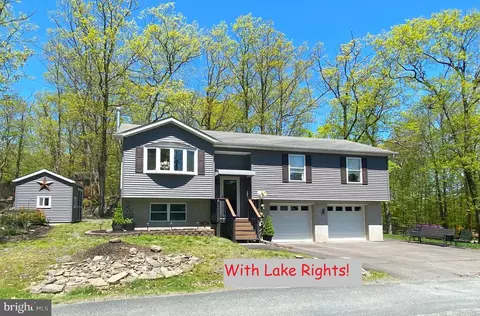 1009 Tennis Ln, Lake Ariel, PA 18436