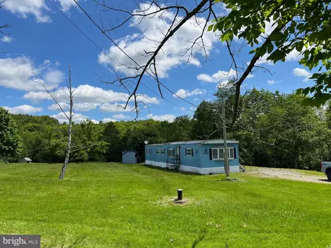 452 Boyds Mills Rd, Milanville, PA 18443