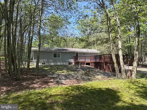 70 Iroquois Path, Gouldsboro, PA 18424