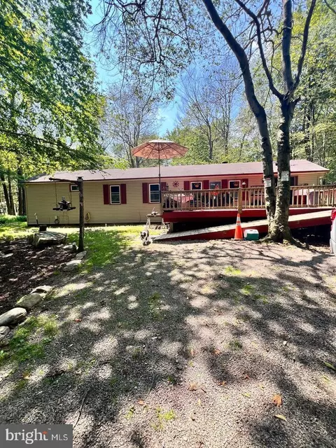 15 Mohican Path, Gouldsboro, PA 18424