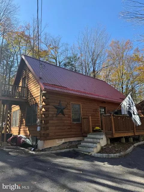 199 Lakeview Dr W, Lake Ariel, PA 18436