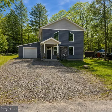 1073 Westside Dr, South Sterling, PA 18445