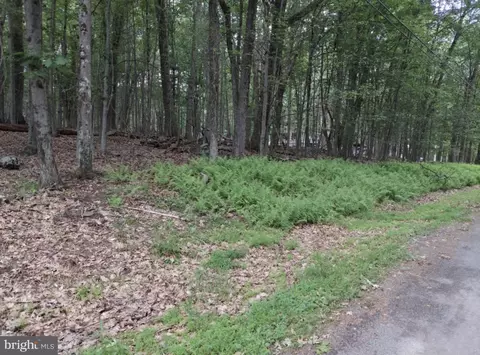 93 Tiffany Rd, Hawley, PA 18428