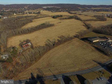 40 Red Mill Rd, Etters, PA 17319