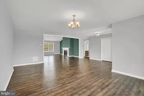 Living - 602 Rishel Dr, York, PA 17406 photo 2 of 4