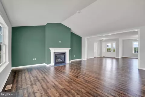 Living - 602 Rishel Dr, York, PA 17406 photo 4 of 4