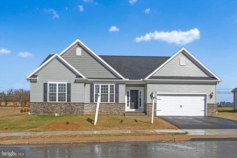400 Edie Cir #LOT 83, Stewartstown, PA 17363
