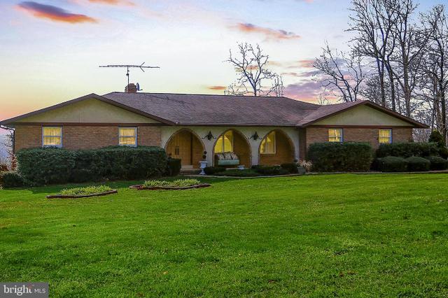 2750 Sky Top Trl, Dover, PA 17315