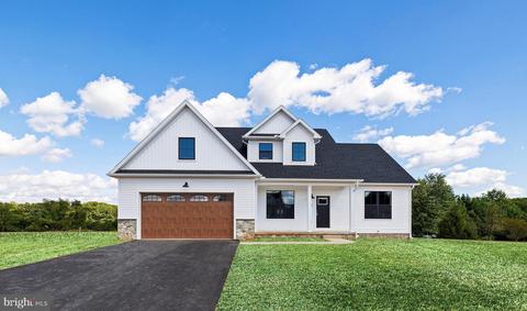 1867 Buck Hill Dr #32, York, PA 17408