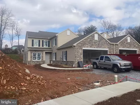 833 Meadow Ct, York, PA 17402