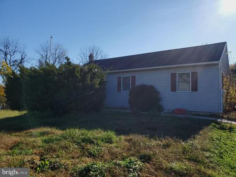4760 Walters Hatchery Rd, Spring Grove, PA 17362