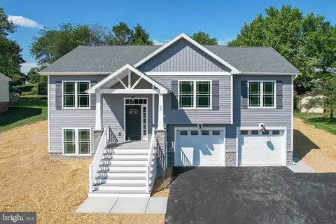 72 Sugarboot Ln, Hanover, PA 17331