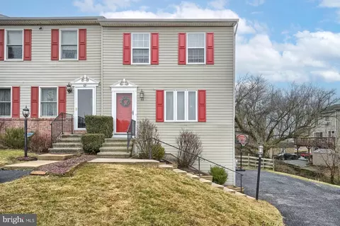 61 Red Barberry Dr, Etters, PA 17319