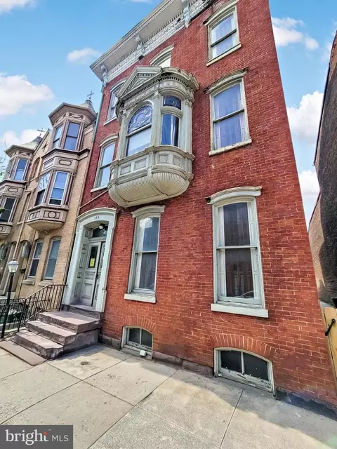 145 E Philadelphia St, York, PA 17401