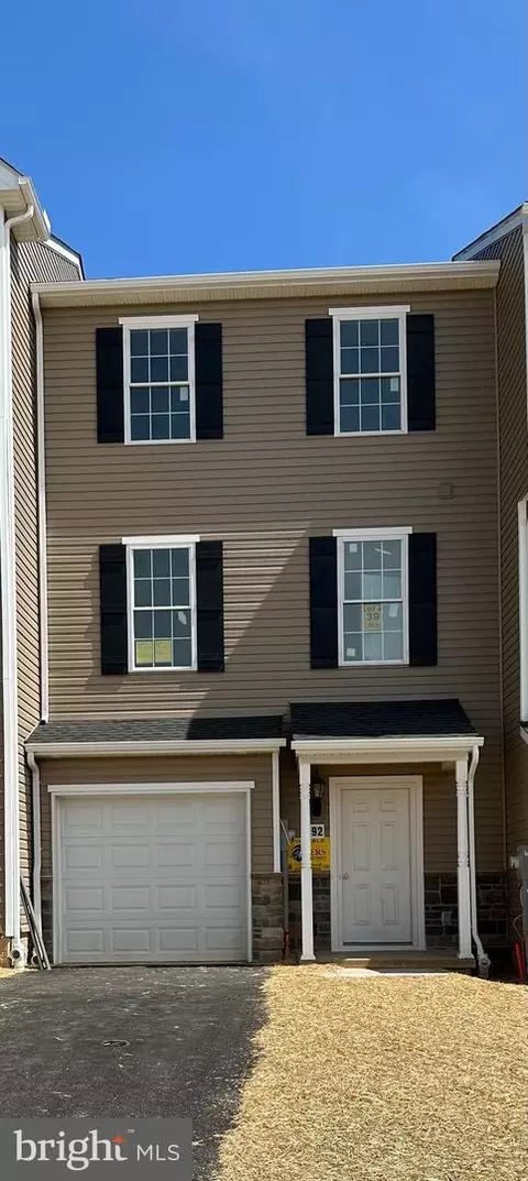 92 Holstein Dr #39, Hanover, PA 17331