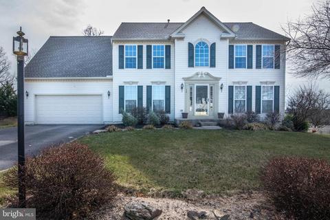 10 Nace Dr, Hanover, PA 17331